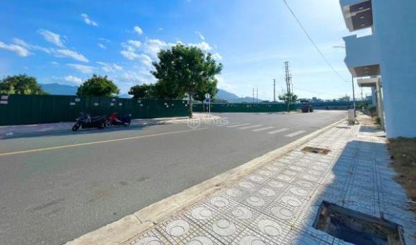 Bán Đất nền riêng lẻ 90m²