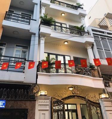 Bán Gấp KS Khu Đất Vàng 🏠 Đường Lý Tự Trọng Quận Nhất 4x17m 5 tầng Khai thác 120tr/th 26 tỷ