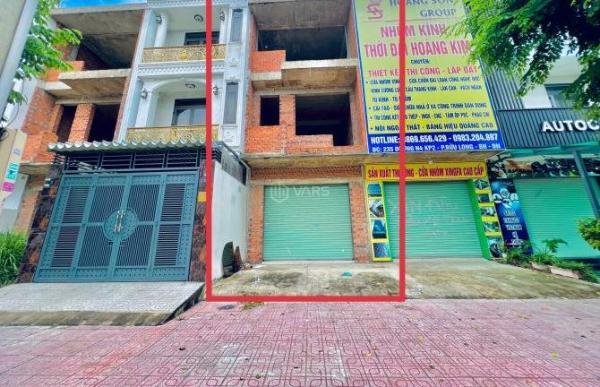 Chủ cần bán Nhà mặt phố 90m²