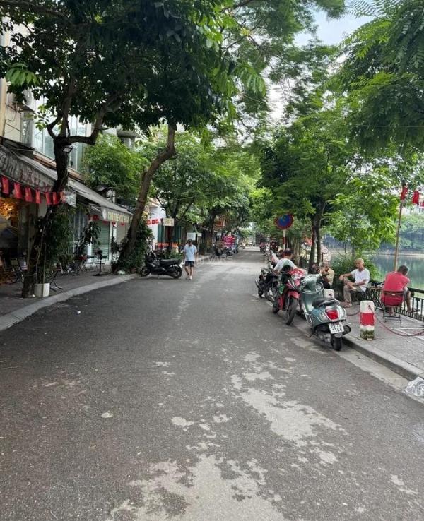 Cần bán Nhà mặt phố 150m²