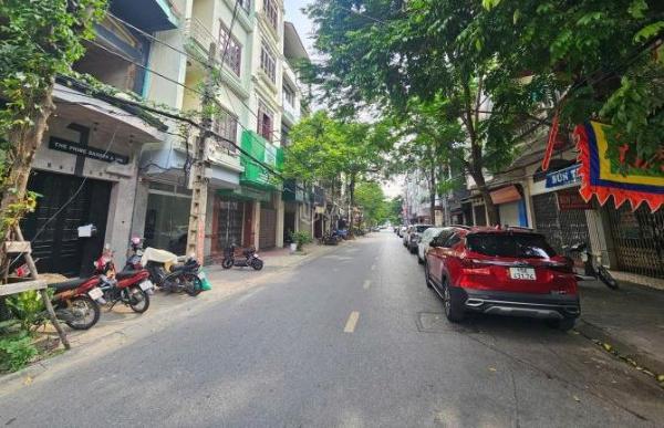 Chủ cần bán Nhà mặt phố 74m²