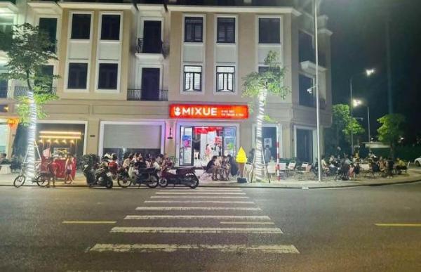 Chủ cần bán Nhà mặt phố 72m²