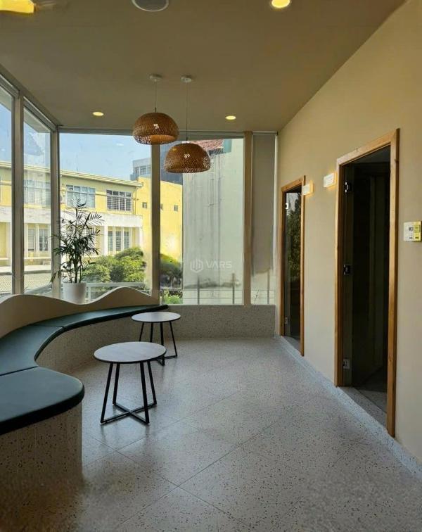 Cho thuê Nhà mặt phố 396m²