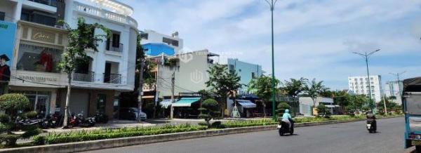 Cần bán Nhà mặt phố 116m²
