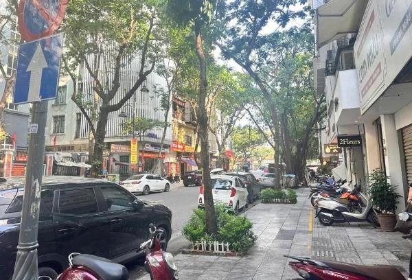 Bán nhà mặt phố bà triệu dt75m*3 tầng*giá 53 🏬 tỷ