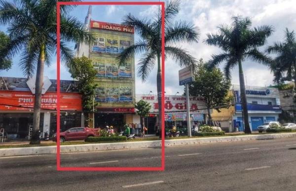 Chủ cần bán Nhà mặt phố 215m²