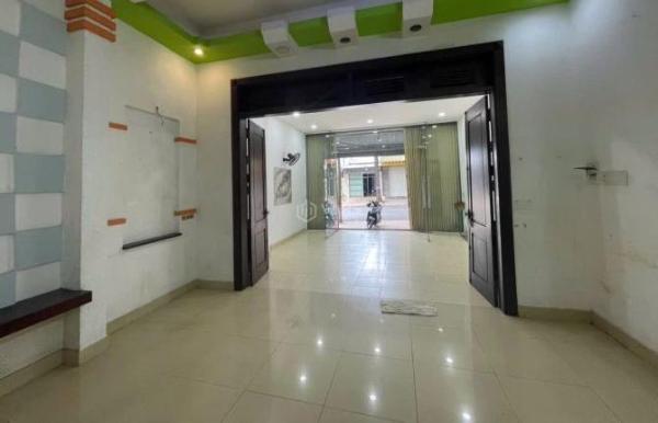 Cho thuê Nhà mặt phố 300m²
