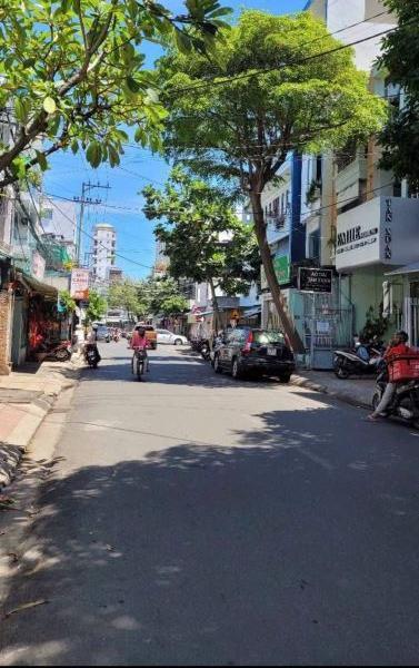 Bán Nhà 3 tầg 2 mặt tiền đường Trần Bình Trọng - Nha Trang. Giá 🏚️ 9,5ty ngag 4,4m nở hậu