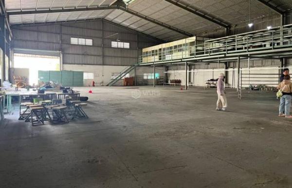 Cho Thuê Xưởng Riêng Biệt 2100m2 sẵn văn phòng và 🌊 chỗ ở tại Bình Chánh