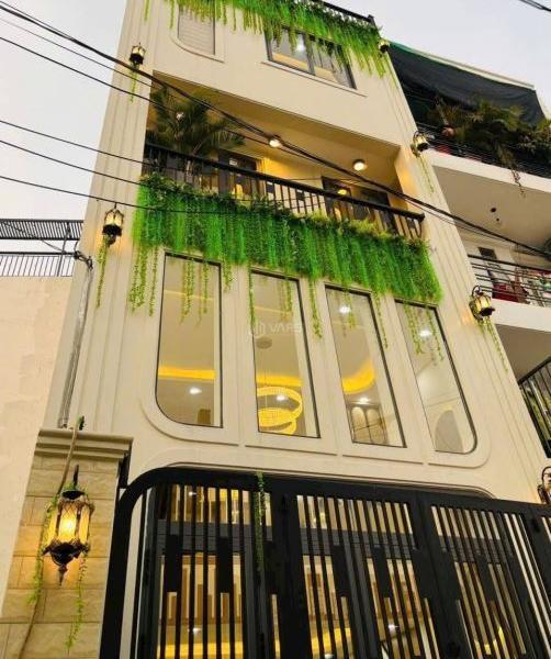 Bán Nhà mặt phố 65m²
