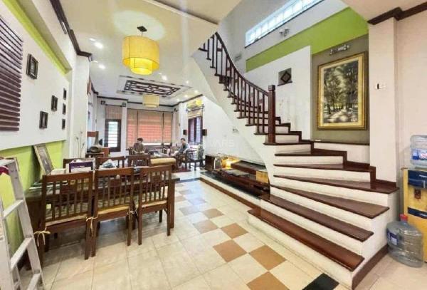 Bán Nhà mặt phố 79m²