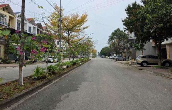 Bán nhà 3 tầng xây thô mặt đường đôi 🏤 Lý Anh Tông TT Bắc Bling