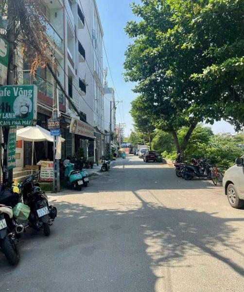 Bán Nhà mặt phố 226m²
