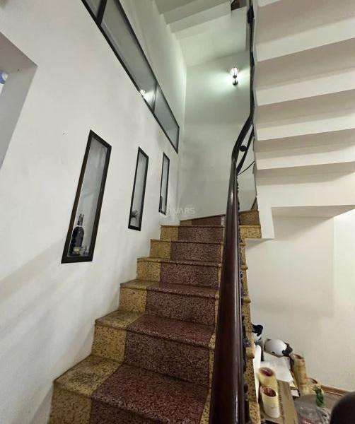 Bán Nhà mặt phố 84m²