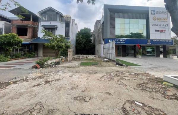 Bán lô đất mặt đường Phạm 🏠 Văn Đồng khu dự án Mê Linh, dt 180m2, mt 7,2m
