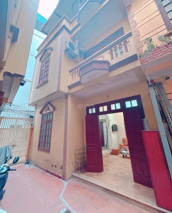 Siêu phẩm ba đình lô góc dân 🏦 xây full gỗ tự nhiên vị trí đắc địa