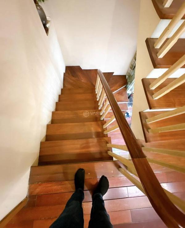 Phân lô 🏡 vip lạc long quân vỉa hè ô tô tránh nhà đẹp ở ngay hồ tây .