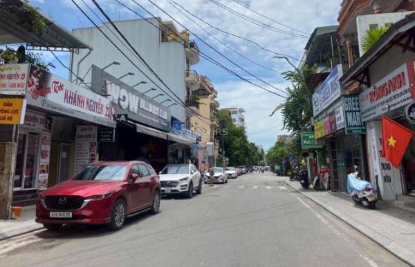 Bán Nhà mặt phố 77m²