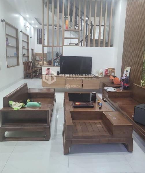 Chủ cần bán Nhà mặt phố 102m²