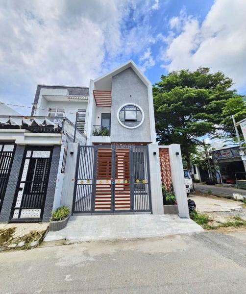 Chủ cần bán Nhà mặt phố 100m²