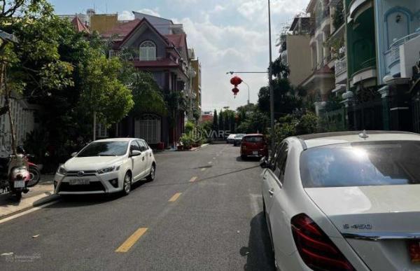 Bán nhà Ung Văn Khiêm - Nguyễn Gia Trí. P25 - Bình Thạnh . DT 🏬 223m. 10x22,3m. Giá; 36 Tỷ