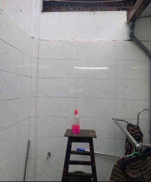 Bán Nhà trong hẻm 100m²