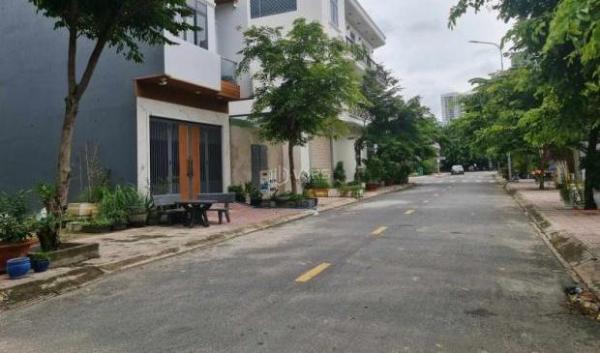 Bán nhà 3 tầng, 🏣 110m2, KDC Thuận giao, 4PN, đường 22 tháng 12, Bình Dương.
