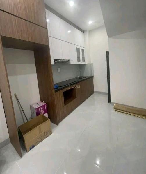 Cho thuê nhà phố Bồ Đề, long biên. 5 tầng 13 triệu, full 🏠 nội thất, 3 PN