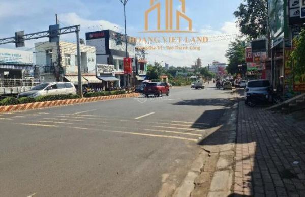 Bán Nhà mặt phố 225m²