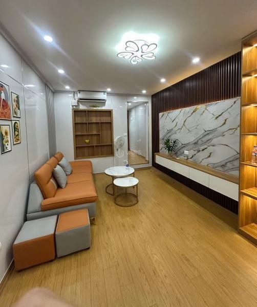 Siêu hiếm! Bán căn hộ tập thể mặt phố Thái Thịnh 60m², 2PN, 🏤 2WC, giá chỉ 3.8 tỷ