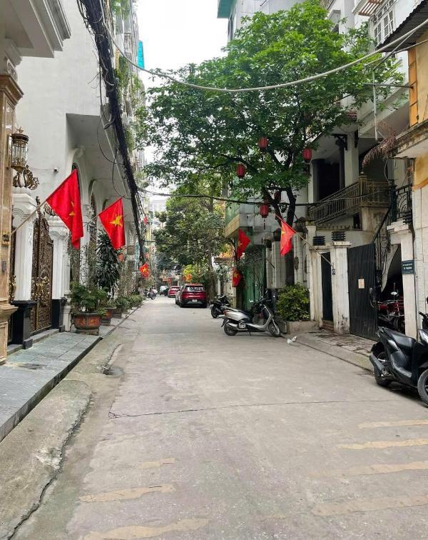 Bán nhà phố tân mai hoàng mai dt90m 5 tầng giá 24tỷ 500 phân lô vỉa 🏤 hè
