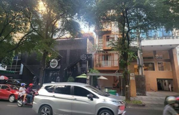 Cần bán Nhà mặt phố 214m²