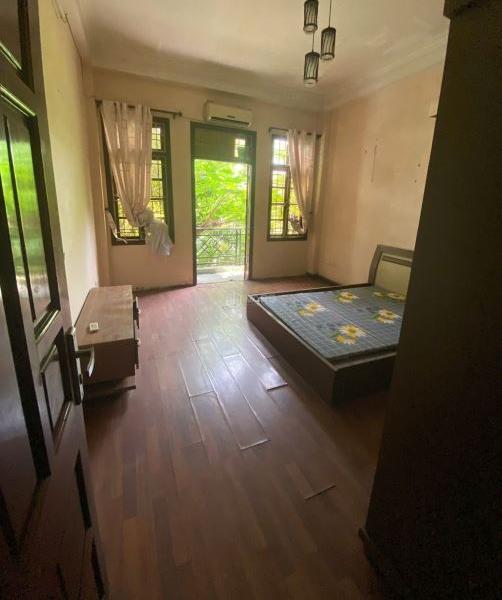 Cho thuê nhà nguyên căn ngõ 65 Khuất Duy Tiến, 3.5 tầng x 40m2, 3 ngủ, 10 🏡 Triệu