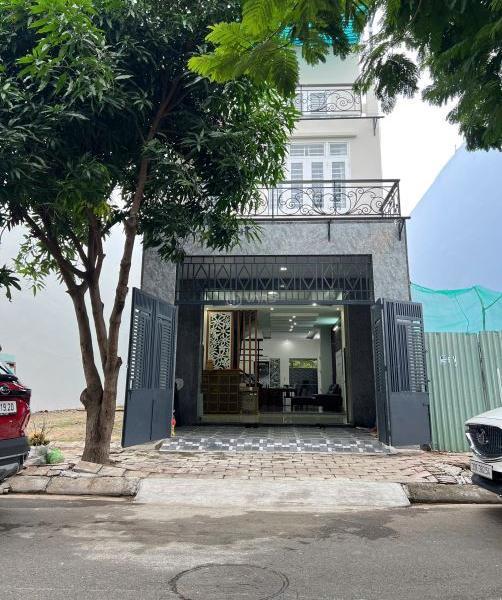 Bán Nhà mặt phố 97m²