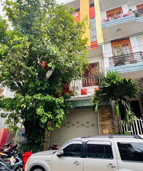 Bán Nhà mặt phố 83m²