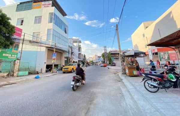 Bán 🏦 nhà mặt tiền Thuỷ Xưởng đối diện Lottte.Dt 99,2m ngag 5m nở hậu hiện đag cho thuê 15tr