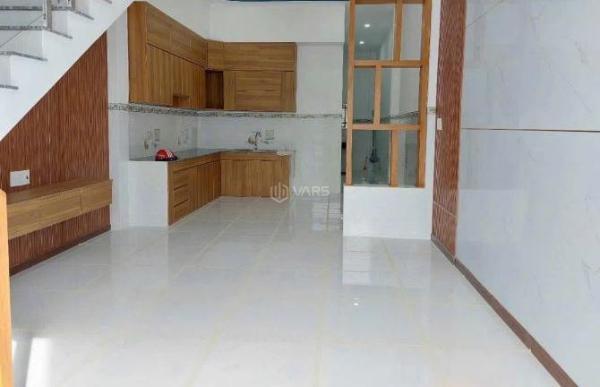 Bán nhà vị trí hiếm có, gần ĐH Bình Dương. Cách đường Phạm 🏚️ Thị Tân 100m. Nhà lầu 3p ngủ