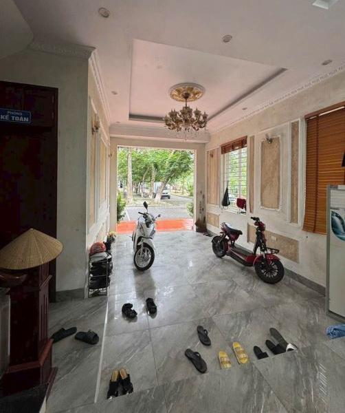 Cần bán Nhà mặt phố 76m²
