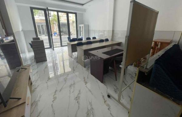 Bán Nhà mặt phố 182m²