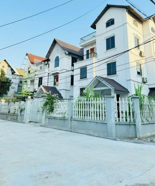 Bán biệt thự 3 tầng Đồng Xép Hoàn Sơn dt 244m mt 10m giá 🏡 7.3 tỷ
