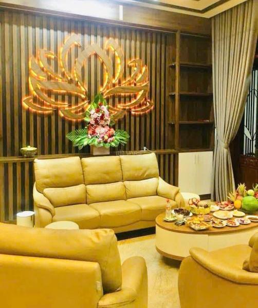 Chủ cần bán Nhà mặt phố 198m²