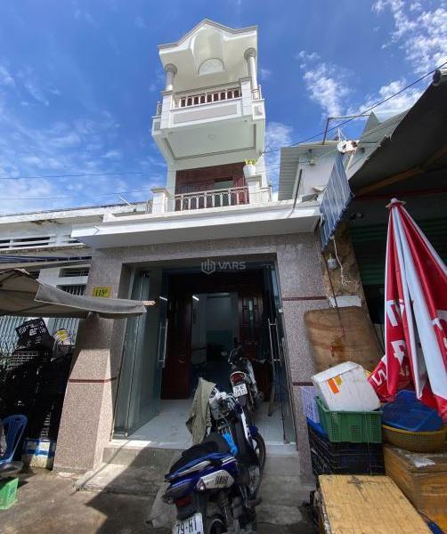 Cần bán Nhà mặt phố 42m²