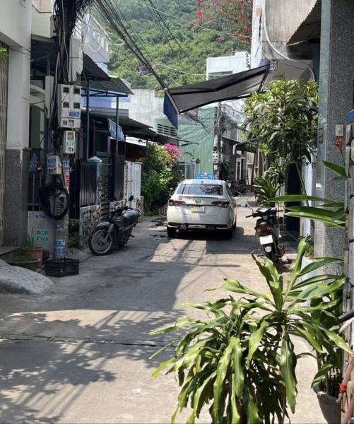 Cần bán Nhà trong hẻm 60m²