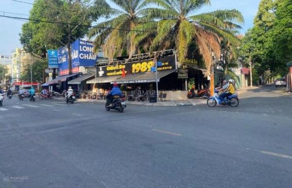 Chủ cần bán Nhà mặt phố 443m²