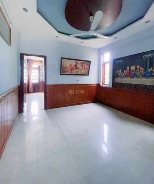 Cần cho thuê Nhà mặt phố 122m²