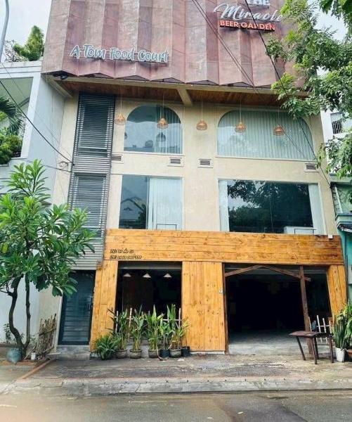 Chủ cần bán Nhà mặt phố 123m²