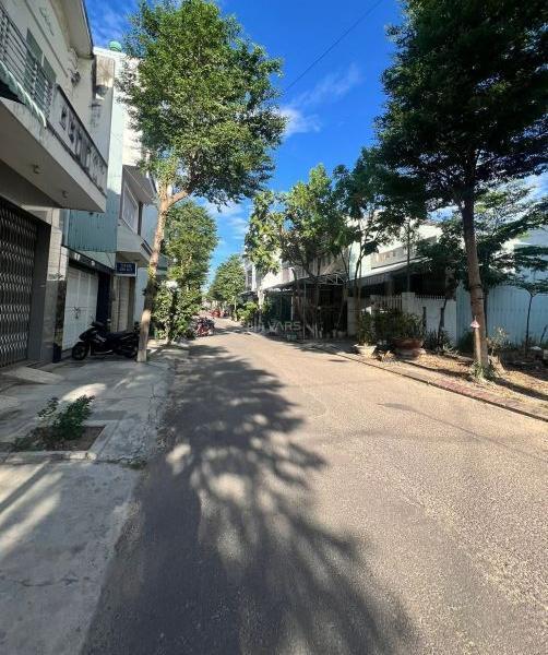 Chủ cần bán Nhà mặt phố 95m²