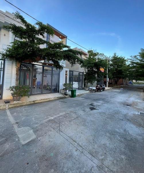 Chủ cần bán Nhà mặt phố 112m²