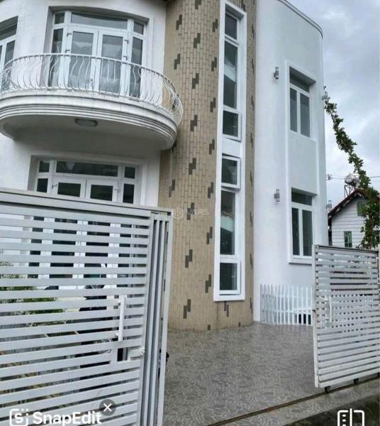Chủ cho thuê Nhà mặt phố 180m²