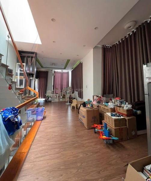 Chủ cần bán Nhà mặt phố 121m²